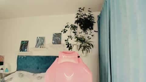 Alysa online show from 12/06/24, 11:44