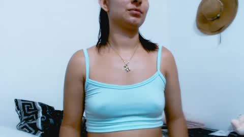 Snapshot of alyson0001 chatting on 02/13/25, 01:19 allyson online show from 02/13/25, 01:19