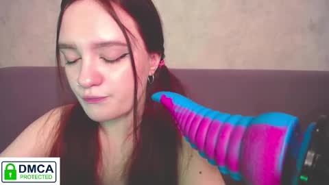 Alyssa online show from 11/12/25, 08:26