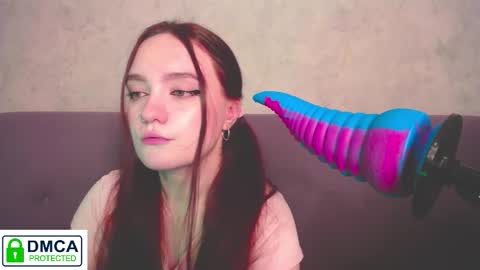 Alyssa online show from 11/19/25, 03:39