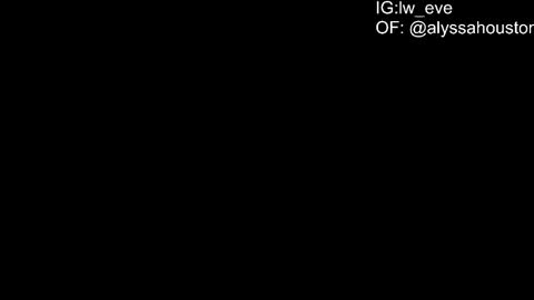 Snapshot of alyssa_houston chatting on 11/11/25, 02:33 Alyssa Ig lw eve online show from 11/11/25, 02:33