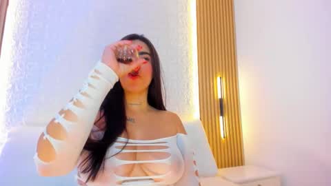 Snapshot of alyssa_vargas chatting on 03/19/26, 07:45 alyssa online show from 03/19/26, 07:45