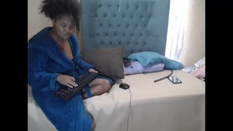 Snapshot of alyssabrownx chatting on 05/01/26, 06:07 alyssabrownx online show from 05/01/26, 06:07