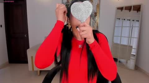 Snapshot of alyssadean_ chatting on 05/13/26, 11:51 Aly online show from 05/13/26, 11:51