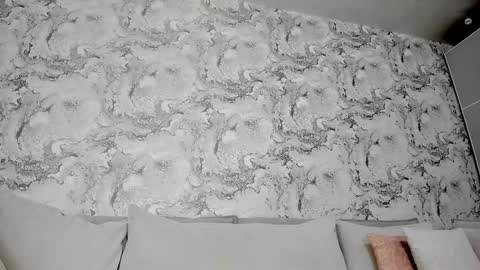 Snapshot of alyssamillan chatting on 01/18/25, 07:59 alysamillan online show from 01/18/25, 07:59