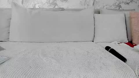 Snapshot of alyssamillan chatting on 02/09/25, 01:25 alysamillan online show from 02/09/25, 01:25