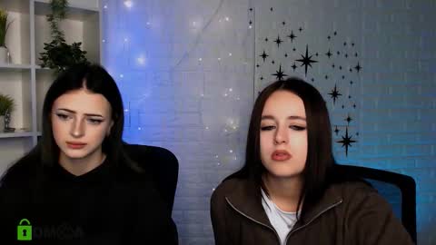 Snapshot of alyssamoan chatting on 11/20/25, 12:49 alyssamoan online show from 11/20/25, 12:49