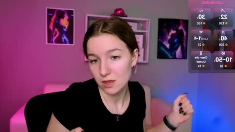 Snapshot of alyssamoan chatting on 12/01/25, 10:20 alyssamoan online show from 12/01/25, 10:20