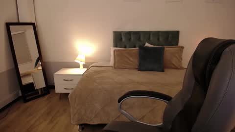 Snapshot of alyssia_wolds_1 chatting on 01/21/25, 12:39 alyssia wolds online show from 01/21/25, 12:39