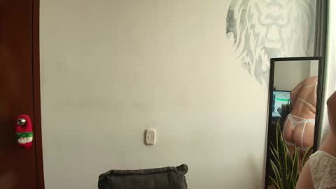 alyssia wolds online show from 11/10/25, 11:20