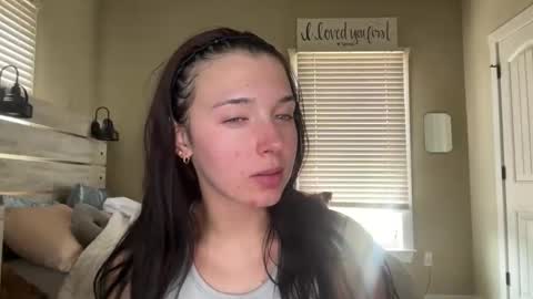 Snapshot of alyydanielle chatting on 04/20/26, 03:59 Aly online show from 04/20/26, 03:59