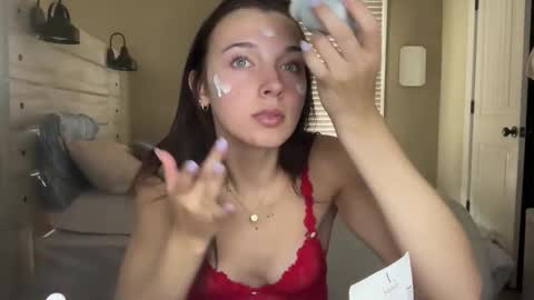 Snapshot of alyydanielle chatting on 04/22/26, 05:14 Aly online show from 04/22/26, 05:14