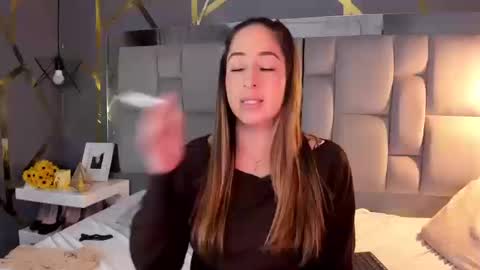 Alyze make feel hot as hell online show from 10/14/25, 11:27