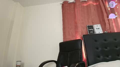 Isabella online show from 02/02/25, 07:57