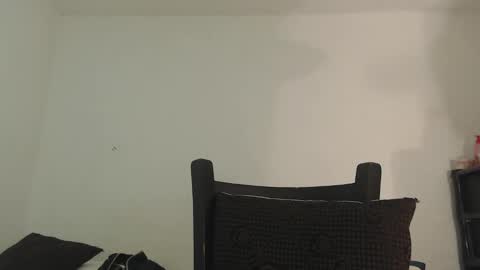 Snapshot of amadamar chatting on 02/23/25, 01:24 valentia online show from 02/23/25, 01:24