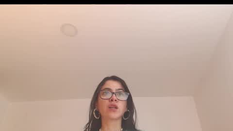 Snapshot of amadamar chatting on 10/10/25, 02:54 valentia online show from 10/10/25, 02:54