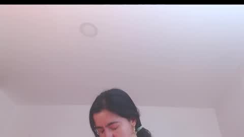 Snapshot of amadamar chatting on 10/28/25, 01:53 valentia online show from 10/28/25, 01:53