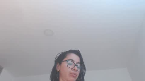 Snapshot of amadamar chatting on 11/13/25, 04:11 valentia online show from 11/13/25, 04:11