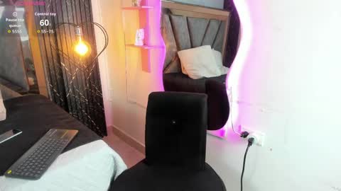 Snapshot of amaia_a chatting on 05/31/26, 01:29 amaia_a online show from 05/31/26, 01:29