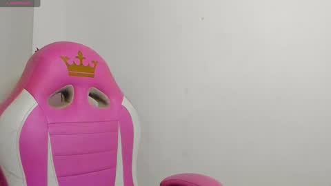 Snapshot of amaia_mendoza chatting on 12/21/24, 05:29 Amaia Mendoza online show from 12/21/24, 05:29