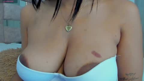 Snapshot of amaia_mendoza chatting on 02/22/25, 06:30 Amaia Mendoza online show from 02/22/25, 06:30