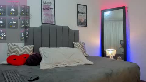 Hi Im AmaiaHelp me reach 100 likes online show from 09/11/25, 11:49