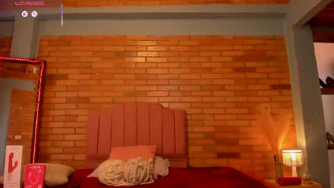 Snapshot of amaia_monet chatting on 06/20/26, 08:55 Hi Im AmaiaHelp me reach 100 likes online show from 06/20/26, 08:55