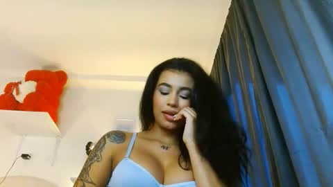 Snapshot of amaiafox chatting on 04/20/26, 10:55 Amaia Fox online show from 04/20/26, 10:55