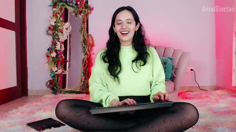 Amai  Sinclair  online show from 02/02/25, 12:13