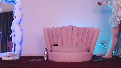 Amai  Sinclair  online show from 10/18/25, 06:05