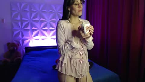 Snapshot of amalett chatting on 04/19/26, 11:31 Amalett online show from 04/19/26, 11:31