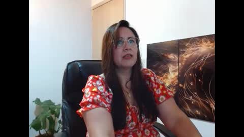Snapshot of amalia_brunette chatting on 09/18/25, 10:45 AMALIA online show from 09/18/25, 10:45