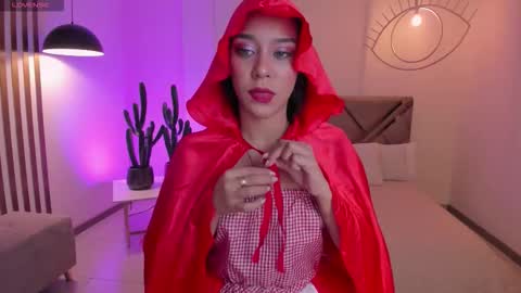 Amalia cruss online show from 10/15/25, 09:04