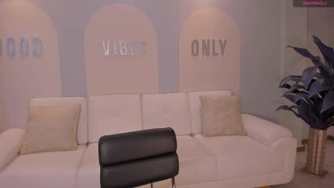 Snapshot of amalia_cruss chatting on 11/13/25, 07:57 Amalia cruss online show from 11/13/25, 07:57