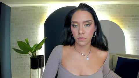 Amalia cruss online show from 04/10/26, 08:13