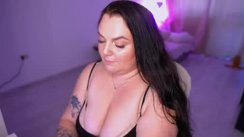 Snapshot of amalia_minkxx chatting on 05/24/26, 12:43 amalia_minkxx online show from 05/24/26, 12:43