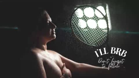 Amalia Im Back See you soon this January 7 at 10 pm Colombia time online show from 11/01/25, 10:01