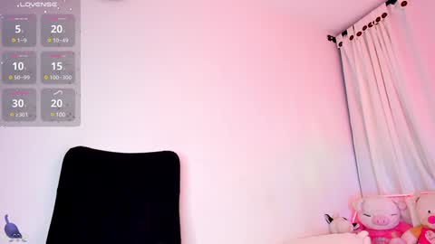 Snapshot of amaliaandrade chatting on 01/19/25, 05:15 Amalia    real MIA  online show from 01/19/25, 05:15