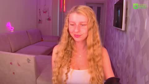 Amalia online show from 10/26/25, 01:17