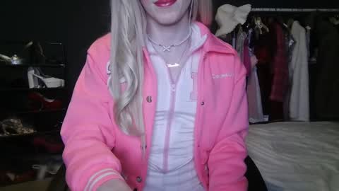 Amalie online show from 01/12/25, 03:25