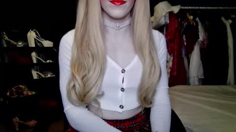 Amalie online show from 09/11/25, 07:47