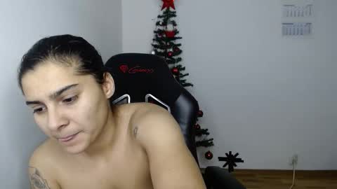 Snapshot of amanda5star chatting on 12/21/25, 12:18 The queen of the biceps online show from 12/21/25, 12:18