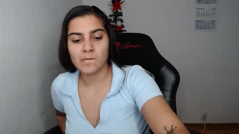 Snapshot of amanda5star chatting on 12/21/25, 11:23 The queen of the biceps online show from 12/21/25, 11:23