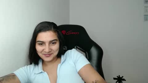 Snapshot of amanda5star chatting on 01/09/26, 06:10 The queen of the biceps online show from 01/09/26, 06:10