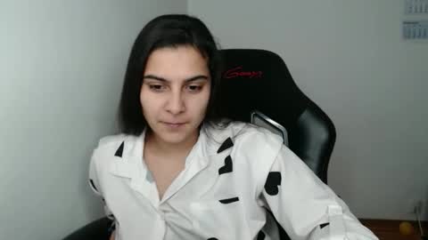 Snapshot of amanda5star chatting on 01/17/26, 05:12 The queen of the biceps online show from 01/17/26, 05:12