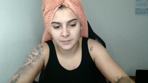 Snapshot of amanda5star chatting on 01/31/26, 08:29 The queen of the biceps online show from 01/31/26, 08:29