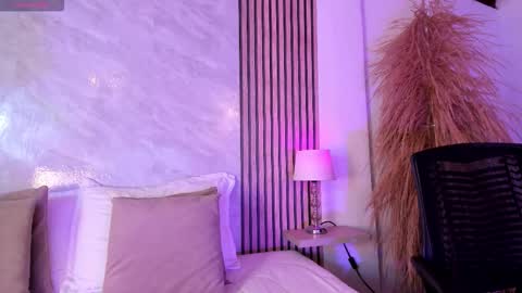 Snapshot of amanda_26 chatting on 10/30/25, 01:07 Luisa online show from 10/30/25, 01:07