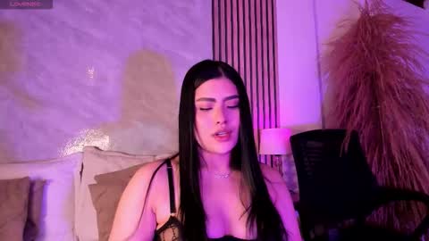 Snapshot of amanda_26 chatting on 11/09/25, 02:32 Luisa online show from 11/09/25, 02:32