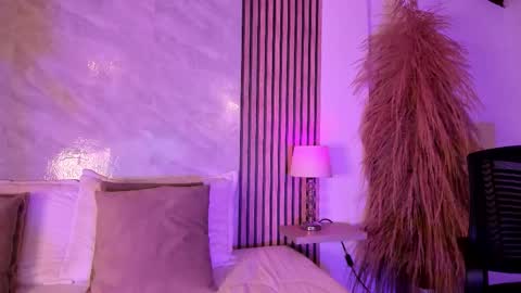 Snapshot of amanda_26 chatting on 11/23/25, 11:26 Luisa online show from 11/23/25, 11:26