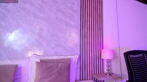 Snapshot of amanda_26 chatting on 02/11/26, 01:54 Luisa online show from 02/11/26, 01:54